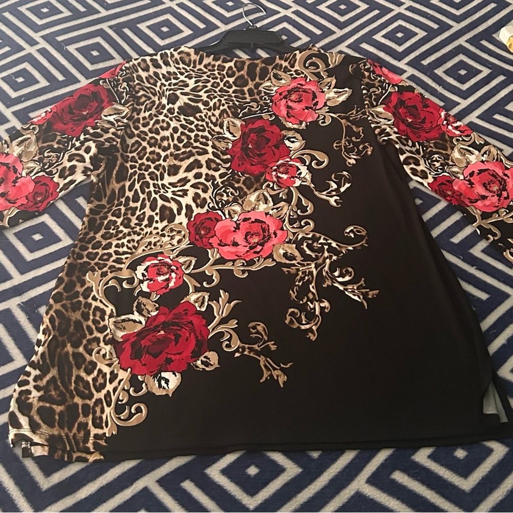 JM Collection Black and Red Graphic 3/4 Sleeve Blouse - Picture 4 of 4